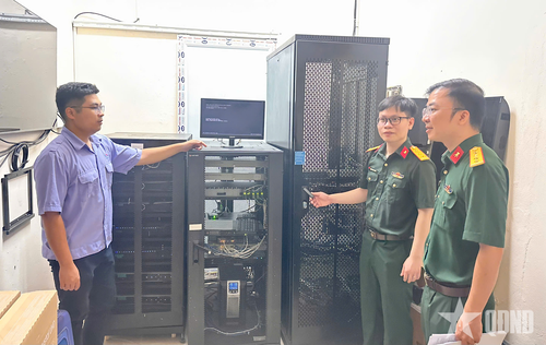  Kiểm tra hệ thống hạ tầng công nghệ thông tin, chuyển đổi số của Nhà máy Z176. 