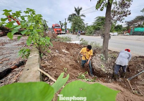 Tháng 4 vừa qua, Chủ tịch UBND TP.Hà Nội Vũ Đại Thắng đã yêu cầu điều chỉnh tiến độ theo hướng "có mặt bằng đến đâu thi công đến đó". Các nhà thầu vì vậy đã tăng cường nhân lực, máy móc, phấn đấu hoàn thành toàn bộ các hạng mục trong năm 2026.