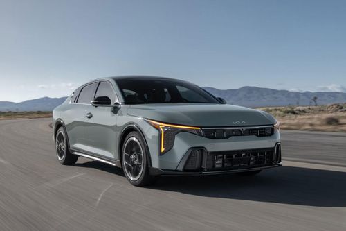 Consumer Reports cho biết KIA K4 có điểm tổng thể tương đương Toyota Corolla. Ảnh: KIA
