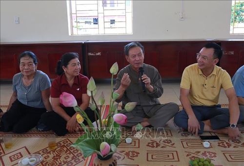 Bậc cao niên tại địa phương đánh giá cao mô hình.