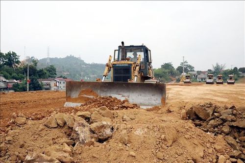 Chủ đầu tư khẩn trương thi công để đẩy nhanh tiến độ giải ngân vốn đầu tư công.