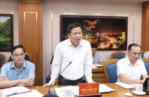 Phó Chủ tịch UBND tỉnh Phú Thọ Đinh Công Sứ phát biểu tại buổi làm việc. Ảnh: Thu Hương/TTXVN