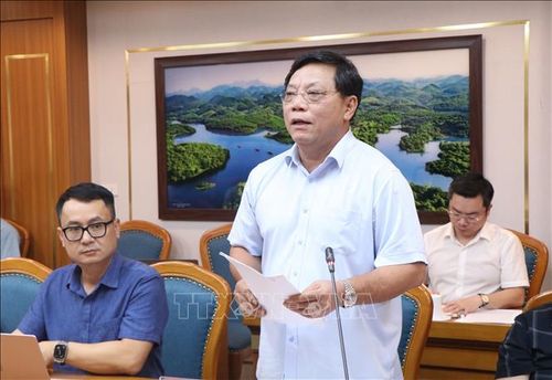 Thứ trưởng Bộ Dân tộc và Tôn giáo Nguyễn Hải Trung phát biểu tại buổi làm việc. Ảnh: Thu Hương/TTXVN