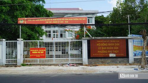 Mới đây, UBND tỉnh Lâm Đồng tổ chức hội nghị triển khai Nghị quyết số 31/2026/NQ-CP của Chính phủ về cơ chế, chính sách đặc thù nhằm đẩy nhanh xử lý nhà, đất dôi dư sau sắp xếp tổ chức bộ máy và đơn vị hành chính. Phó Chủ tịch UBND tỉnh Võ Ngọc Hiệp yêu cầu các sở, ngành khẩn trương tháo gỡ vướng mắc về đơn giá cho thuê, phương thức khai thác và cơ chế quản lý nguồn thu.