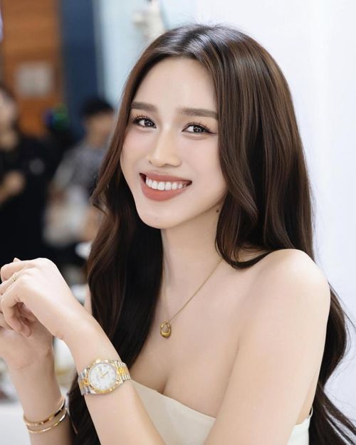 Đỗ Thị Hà duy trì sức hút sau 6 năm đăng quang Hoa hậu Việt Nam.