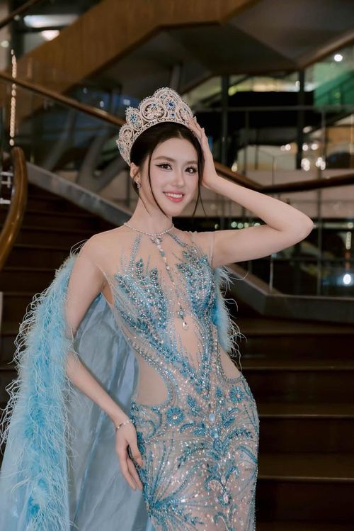 Nhan sắc tựa nữ thần của Hoa hậu Phương Oanh gây thương nhớ. (Nguồn: FBNV)