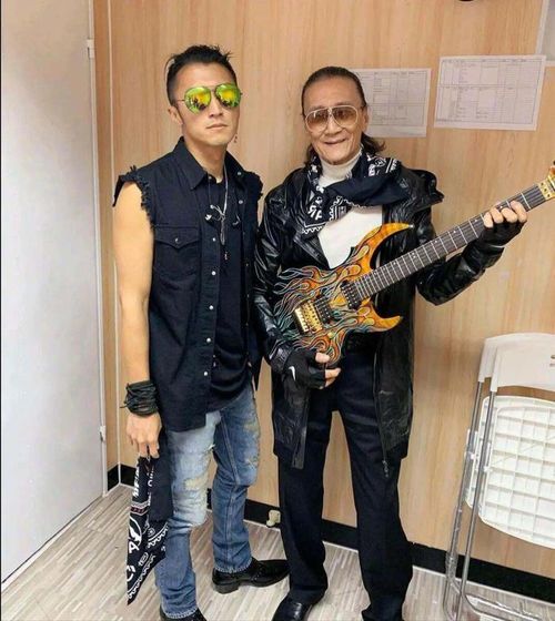 Tạ Đình Phong hàn gắn quan hệ với cha ruột, Tạ Hiền (Ảnh: Sina).