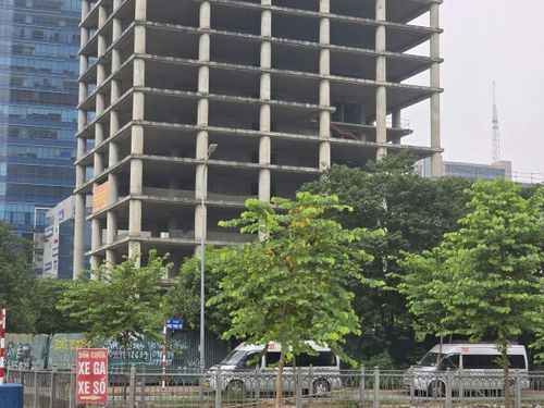 Được đầu tư với tổng mức vốn sau điều chỉnh hơn 2.743 tỷ đồng, công trình gồm 31 tầng nổi và 4 tầng hầm, được xây dựng để làm trụ sở làm việc của Tổng công ty Xi măng Việt Nam (Vicem), kết hợp văn phòng cho thuê và trung tâm thương mại.