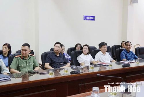 Các đại biểu dự hội thảo.
