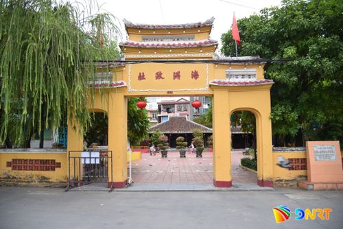 Đình làng Hải Châu sắp bước vào cuộc đại trùng tu với quan điểm giữ tối đa giá trị yếu tố gốc của ngôi đình cổ. Ảnh: KHÔI NGUYÊN