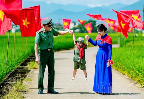 Niềm tự hào về lịch sử dân tộc được tiếp nối bằng tình yêu quê hương, ý thức trách nhiệm và khát vọng cống hiến từ thế hệ hôm nay đến thế hệ mai sau.