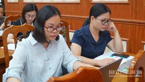 Các đại biểu tham dự hội nghị
