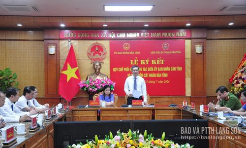 Đồng chí Nguyễn Cảnh Toàn, Phó Bí thư Tỉnh ủy, Chủ tịch UBND tỉnh phát biểu tại lễ ký kết quy chế phối hợp
