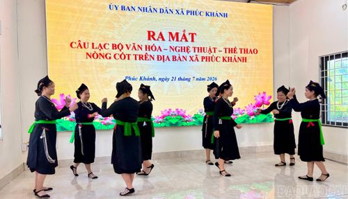 Văn nghệ chào mừng buổi ra mắt.