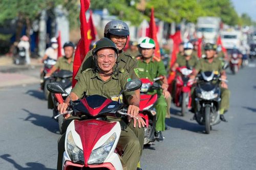 Lực lượng bảo vệ ANTT cơ sở cùng Công an phường Phú Thủy hưởng ứng “Tháng hành động phòng, chống ma túy” (tháng 6) trên địa bàn
