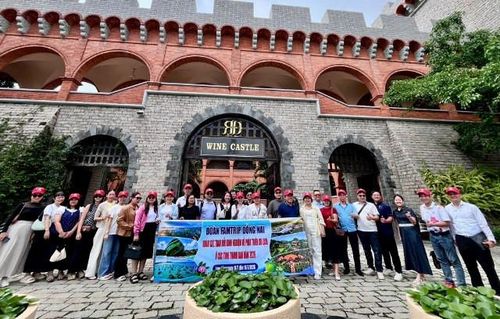 Đoàn famtrip tham quan Lâu đài Rượu vang tại Mũi Né