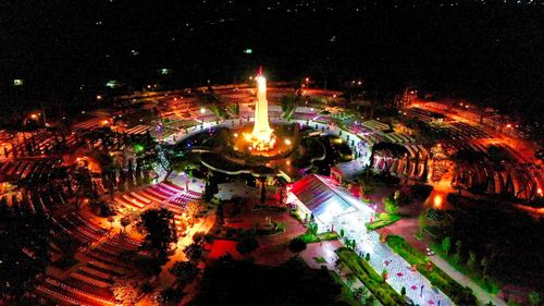 Hoạt động thắp nến tri ân tại các nghĩa trang liệt sĩ thể hiện truyền thống "Uống nước nhớ nguồn", tiếp nối ngọn lửa yêu nước của thế hệ trẻ