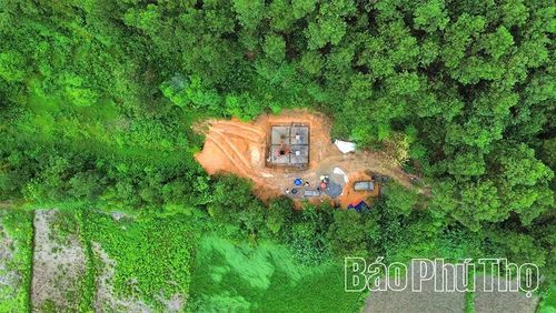 Một vị trí móng cột được thi công tại vị trí có địa hình rất khó khăn.