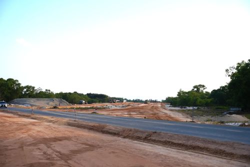 Dự án Đường ven biển kết nối Hành lang kinh tế Đông-Tây giai đoạn 1 tại xã Nam Cửa Việt - Ảnh: T.Đ