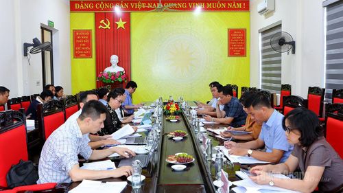 Toàn cảnh buổi làm việc.
