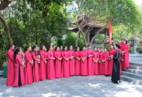 Ý nghĩa, giá trị lịch sử của di tích được lan tỏa đến du khách gần xa.
