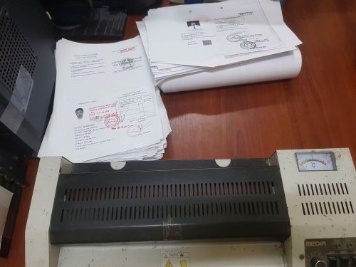 Tài liệu, giấy tờ bị lực lượng chức năng phát hiện làm giả tại tiệm photocopy ở Nghệ An