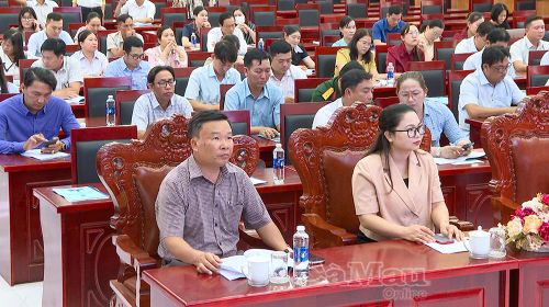 Đại biểu tham dự hội nghị tập huấn.