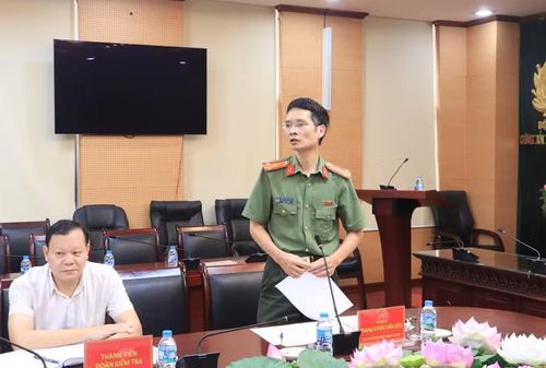 Thượng tá Phan Tuấn Dũng, Phó Chủ nhiệm Ủy ban kiểm tra Đảng ủy CATP, Phó Trưởng đoàn kiểm tra công bố Quyết định thành lập Đoàn kiểm tra
