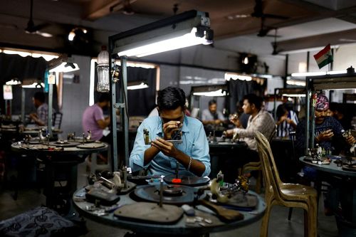  Ấn Độ hiện là trung tâm cắt mài và đánh bóng kim cương lớn nhất thế giới. Ảnh: Reuters. 