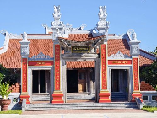Nhiều ngôi chùa cổ trên các đảo ở đặc khu Trường Sa là những "cột mốc" tâm linh sừng sững hiên ngang giữa biển trời bao la