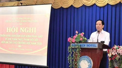Phó Giám đốc Sở Y tế tỉnh Tây Ninh Mai Văn Dũng phát biểu.