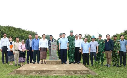 Đoàn công tác hai tỉnh Sơn La, Việt Nam và tỉnh Houaphanh, nước Cộng hòa Dân chủ Nhân dân Lào đi thực địa tại mốc giới 248 đến 254.