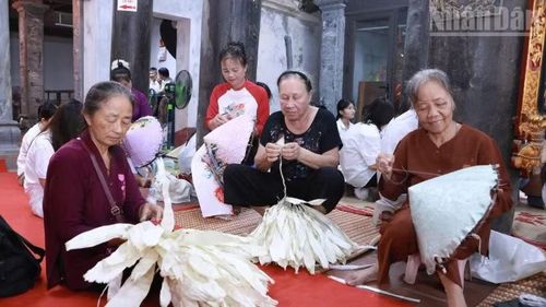 Những hoạt động học tập đầu tiên của mô hình Trung tâm học tập cộng đồng.
