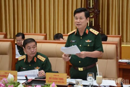 Thượng tướng Đỗ Xuân Tụng, Ủy viên Trung ương Đảng, Phó Chủ nhiệm Tổng cục Chính trị phát biểu tại hội nghị. (Ảnh: Thế Đại)