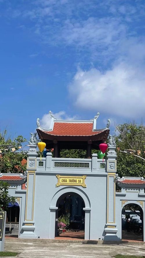 Chừng nào biển còn vỗ sóng, tên tuổi các anh vẫn sẽ mãi được khắc ghi trong trái tim nhân dân Việt Nam.