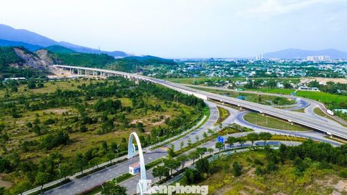 Điểm đầu tuyến kết nối với nút giao đường ven biển nối cảng Liên Chiểu, thuộc phường Hải Vân; điểm cuối khớp nối với dự án tuyến đường kết nối Vành đai phía Tây đến cao tốc La Sơn - Túy Loan (phía sau Khu Công nghệ cao), thuộc phường Liên Chiểu.