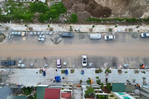 Dọc tuyến dự kiến hình thành hệ thống cây xanh, công viên văn hóa tâm linh và nghệ thuật chuyên đề. Khu vực này cũng được kỳ vọng trở thành điểm nhấn kiến trúc mới của Hà Nội, với tâm điểm là Nhà hát Ngọc Trai theo định hướng quy hoạch.