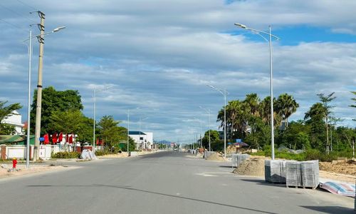 Sau nhiều năm vướng mặt bằng, đến nay tuyến đường Lê Duẩn đã hoàn thiện, thông tuyến.
