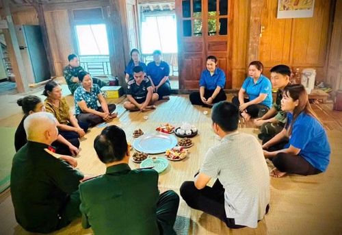Những bữa cơm giản dị, phần quà nghĩa tình cùng những lời thăm hỏi chân thành đã góp phần sưởi ấm các gia đình chính sách, đồng thời lan tỏa sâu rộng truyền thống "đền ơn đáp nghĩa", "uống nước nhớ nguồn", khẳng định vai trò xung kích, tình nguyện của tuổi trẻ trong công tác chăm lo người có công và giáo dục truyền thống cách mạng cho thế hệ hôm nay.