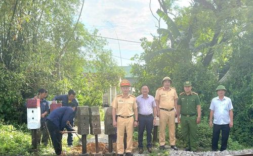Các lối đi tự mở tiềm ẩn nguy cơ cao xảy ra tai nạn giao thông.