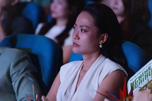 Diễn viên Hồng Ánh rơi nước mắt khi xem trailer phim "Nghỉ hè sợ nghỉ hưu".