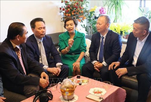 Bà Trần Thị Yến kể lại những câu chuyện về cha - Liệt sĩ Trần Quang Tiến.