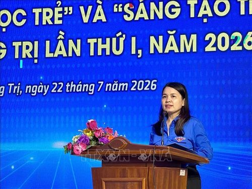 Bí thư Tỉnh đoàn Quảng Trị Trần Thị Thu phát biểu tại buổi lễ.