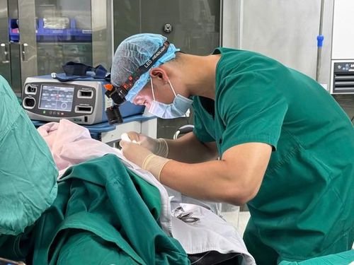 Hai giác mạc được chuyển tới Bệnh viện Mắt Trung ương (Ảnh: BVCC).