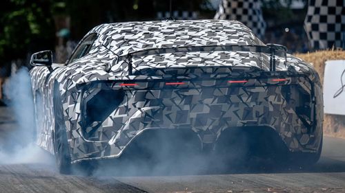 Lexus muốn tạo khác biệt không nằm ở khả năng tăng tốc mà là cảm giác lái.
