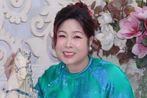 Điều tích cực là cánh cửa điện ảnh vẫn chưa khép lại với NSND Hồng Vân.