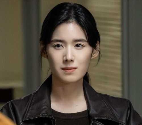 Jung Eun Chae hứa hẹn mang đến làn gió mới cho Flex x Cop 2 với hình tượng đội trưởng bản lĩnh.
