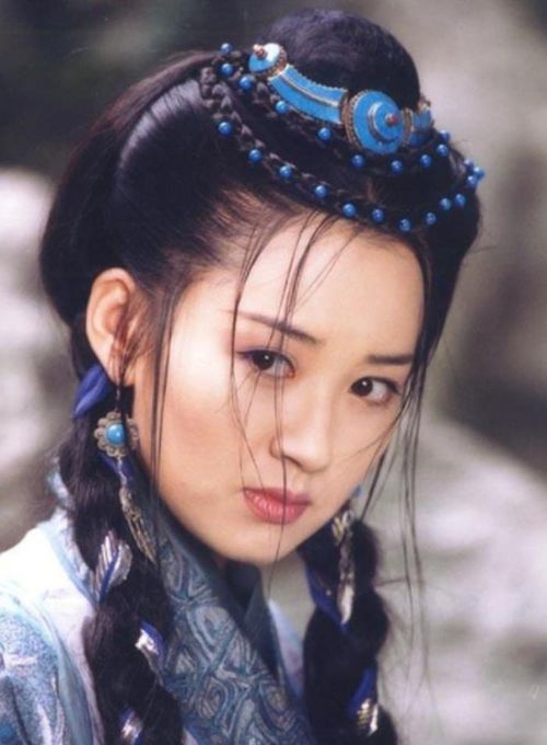 Nhậm Doanh Doanh mang trí tuệ của người hiểu lòng người.