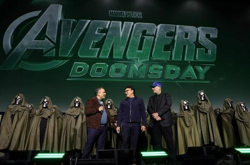 Joe Russo, Anthony Russo và Kevin Feige tại Comic-Con. Ảnh: Getty