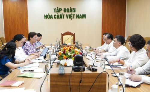 Cục Đổi mới sáng tạo, Chuyển đổi xanh và Khuyến công (Bộ Công Thương) làm việc với Vinachem nhằm rà soát kết quả thực hiện Nghị quyết 57-NQ/TW